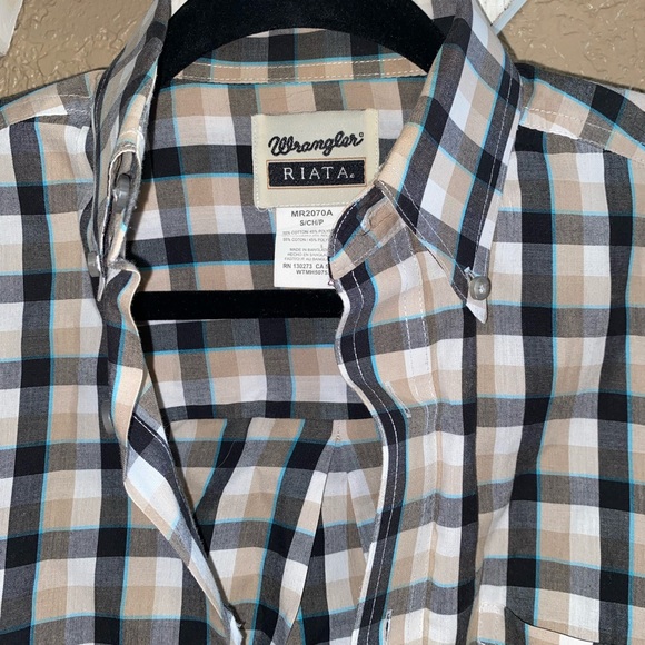 Men’s Wrangler Riata Tan Black Plaid Shirt Size Small EUC - Picture 2 of 2